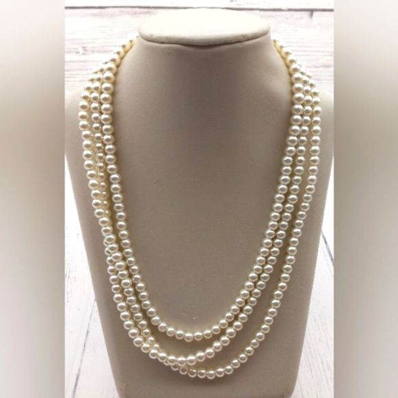 3 Strand Adjustable  Faux Pearl Necklace Choker New - Picture 1 of 11